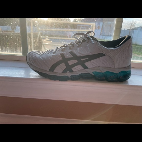ASICS Running Shoe - Picture 5 of 9